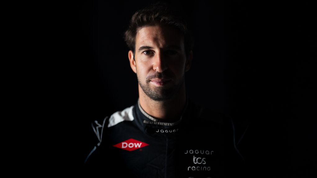 António Félix da Costa com as cores da Jaguar - Foto: Jaguar