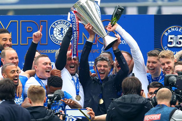 Steven Gerrard foi campeão escocês na temporada 2020/21