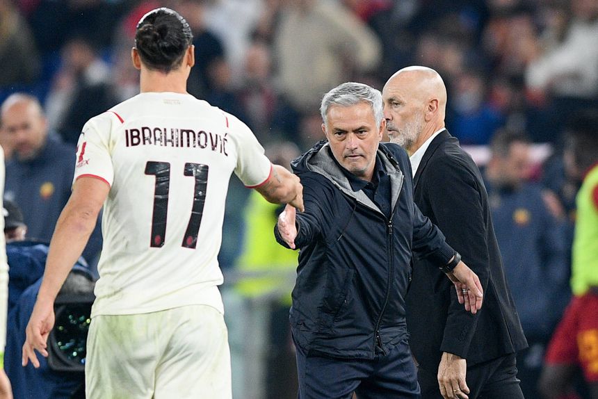 Ibrahimovic a cumprimentar José Mourinho