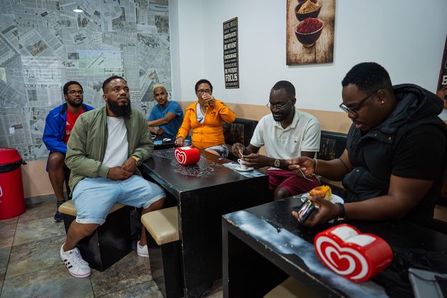 Animação no Café Óbvio durante o jogo de Cabo Verde (Foto: Teófilo Afonso)