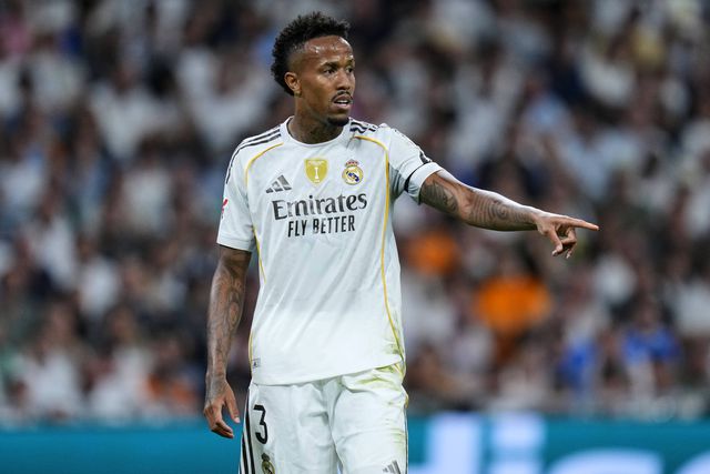 Éder Militão com a camisola do Real Madrid