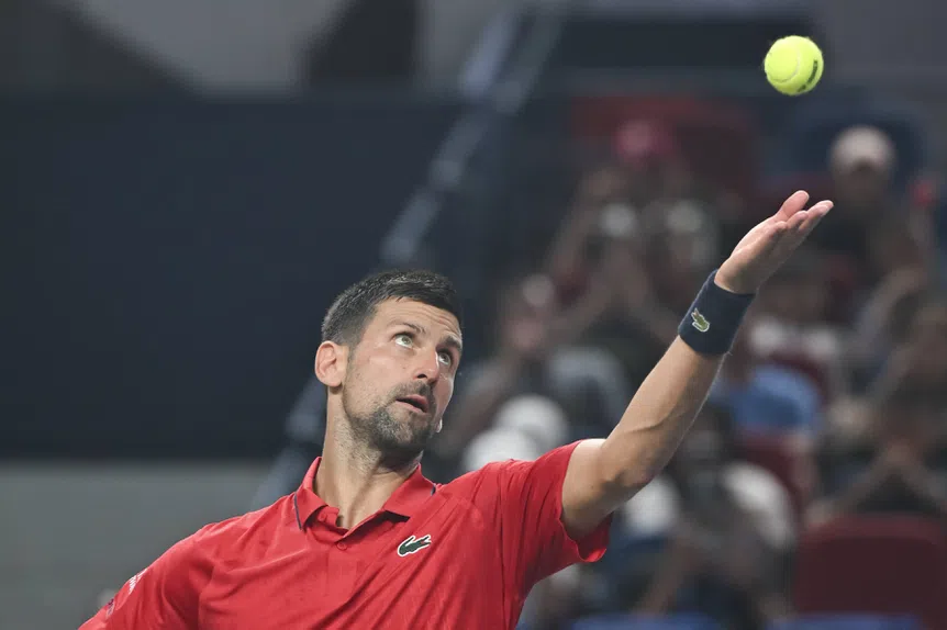 Djokovic esmaga Federer! Recorde implacável em Xangai