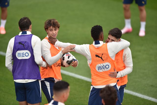 Boa disposição no treino da Seleção Nacional -  Foto: Miguel Nunes
