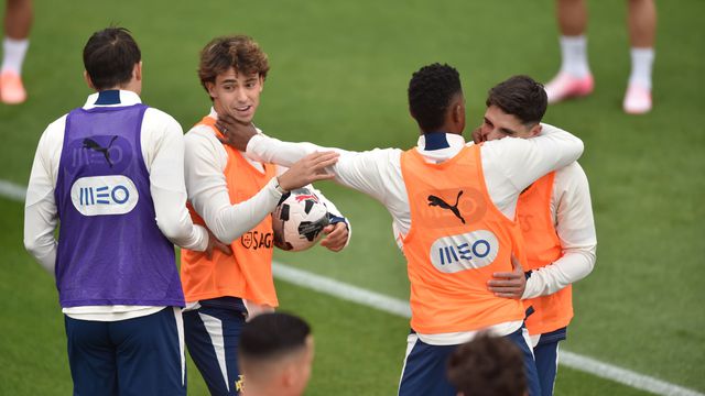 Boa disposição no treino da Seleção Nacional -  Foto: Miguel Nunes