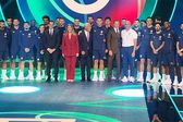 A Seleção Nacional de futebol subiu ao palco para uma fotografia com, entre outros, o presidente da UEFA e o presidente da República na abertura do Portugal Football Summit. Foto: D.R.
