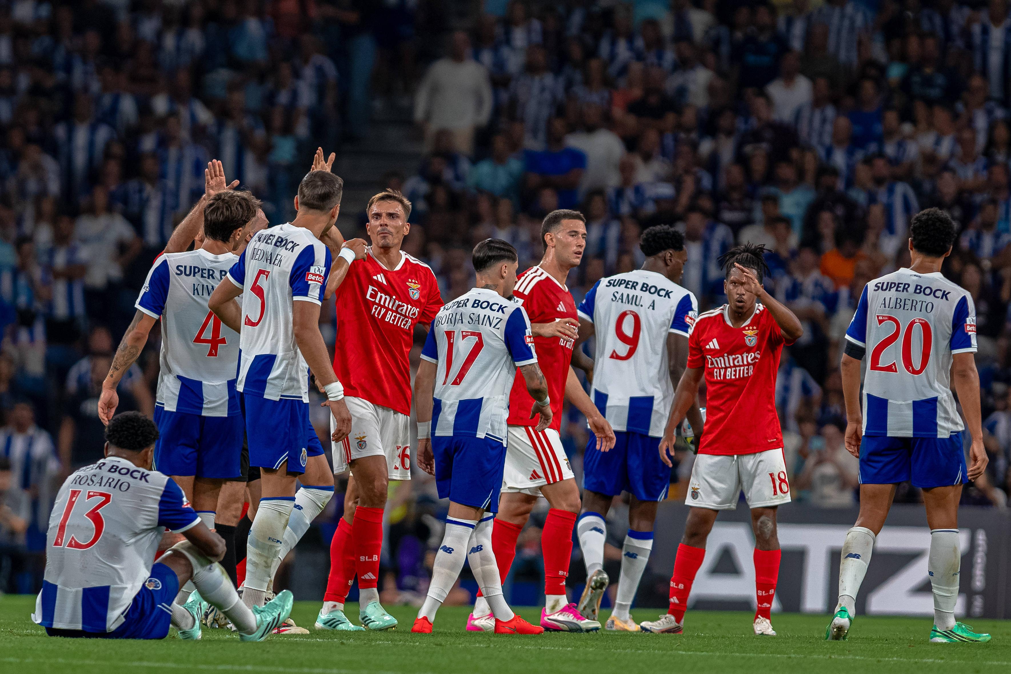 FC Porto e Benfica mediram forças no Dragão antes da paragem para as seleções