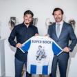 William Gomes com André Villas-Boas após renovar contrato - Foto: FC PORTO