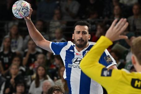 João Gomes, lateral da equipa de andebol do FC Porto (foto FC PortoSports)