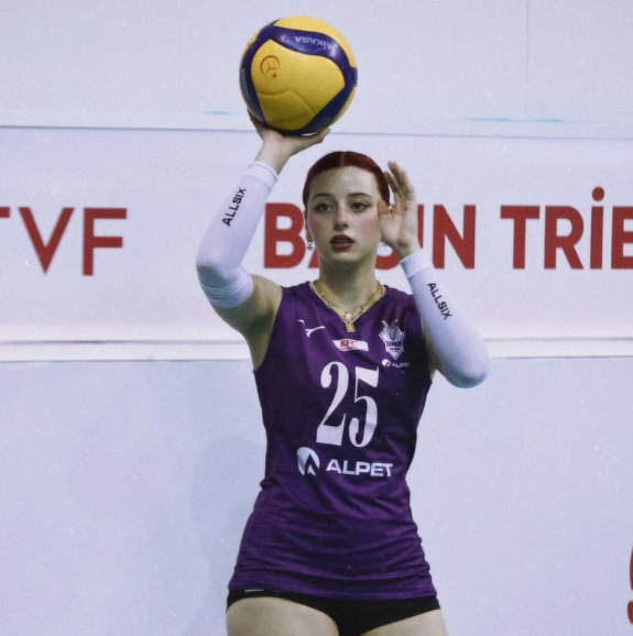 Instagram/Meryem Cabbaroglu