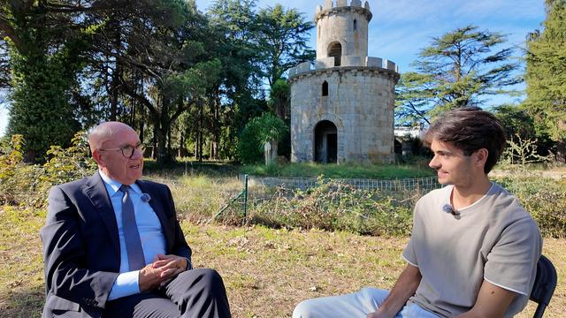 Entrevista decorreu em frente ao Torreão de Nicolau Nasoni - Foto: A BOLA