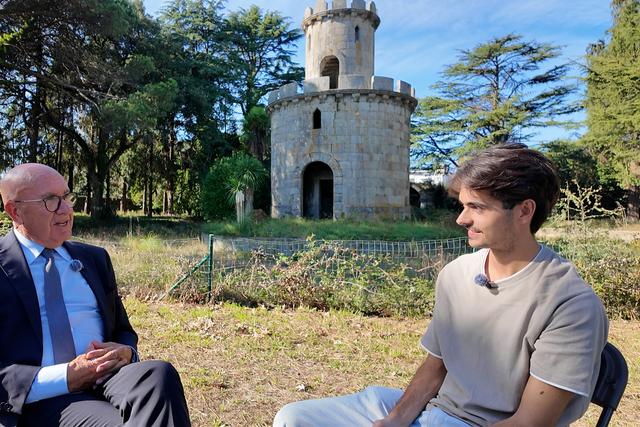 Entrevista decorreu em frente ao Torreão de Nicolau Nasoni - Foto: A BOLA
