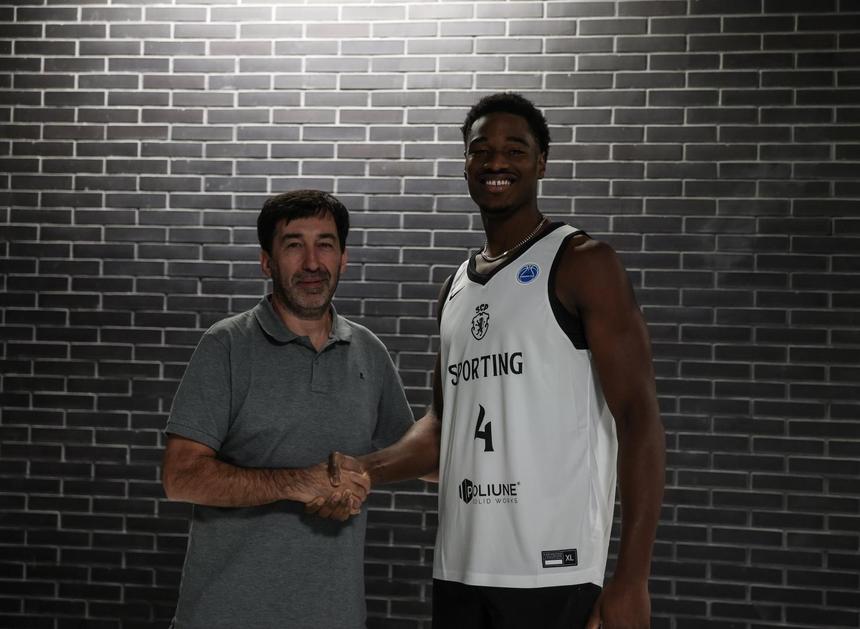 Malik Bowman mostrou-se satisfeito por voltar a representar os leões. Foto: Sporting
