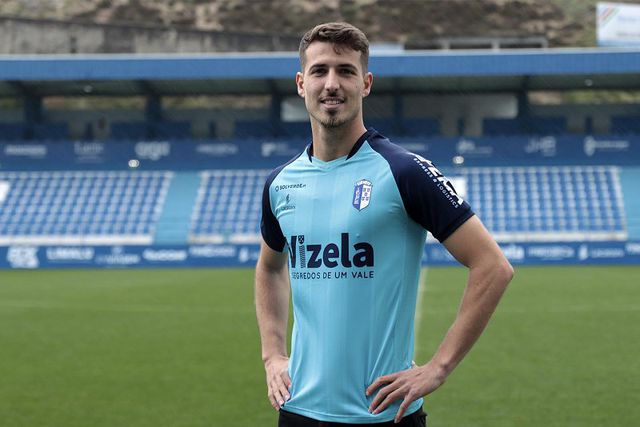 Pedro Ortiz agarra lugar no onze do Vizela