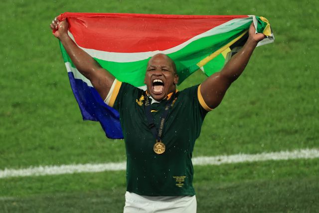 Mbonambi nega qualquer comentário racista contra Tom Curry