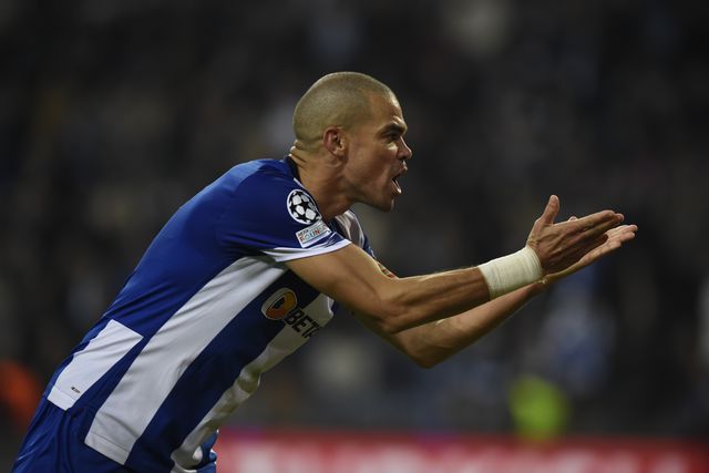 Pepe: «O mais velho a marcar na Champions? É o Pepe, 'né'?»