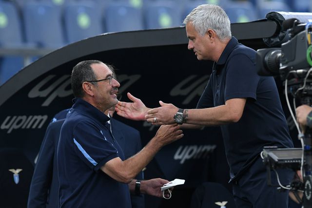 Sarri 'pica' Mourinho antes do dérbi