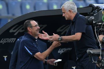 Sarri 'pica' Mourinho antes do dérbi