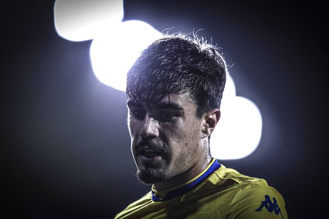 Estoril: Araújo domina a toda a linha (esquerda)