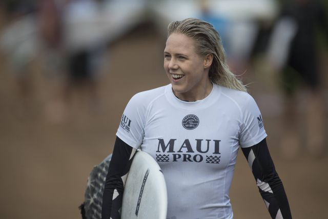 Novo recorde do mundo feminino de onda surfada