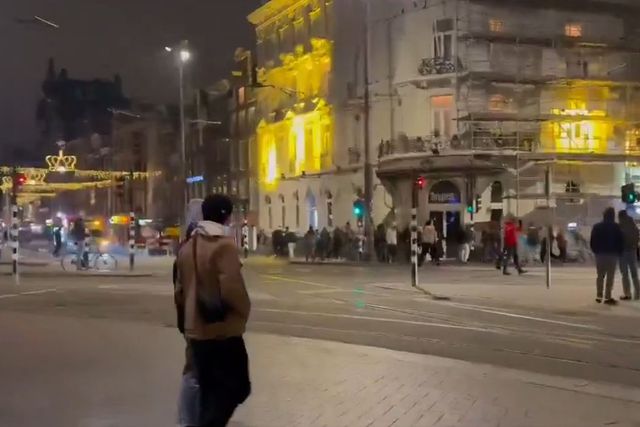 Vídeos: Adeptos do Maccabi Tel-Aviv violentamente agredidos em Amesterdão