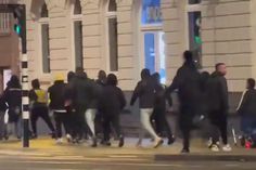 Imagens dos confrontos em Amesterdão com adeptos israelitas do Maccabi Tel Aviv