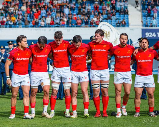 Lobos entram em campo com novo 'lema': Estamos Unidos contra América