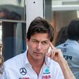 Wolff revela que recebeu dica de alguém improvável a alertá-lo para saída de Hamilton para a Ferrari