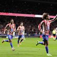 Antoine Griezmann, avançado do Atlético Madrid, celebra golo frente ao Levante