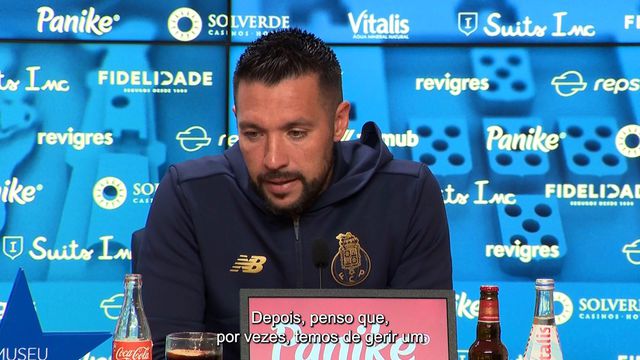 Farioli sem papas na língua: «Todos querem deitar abaixo o FC Porto»