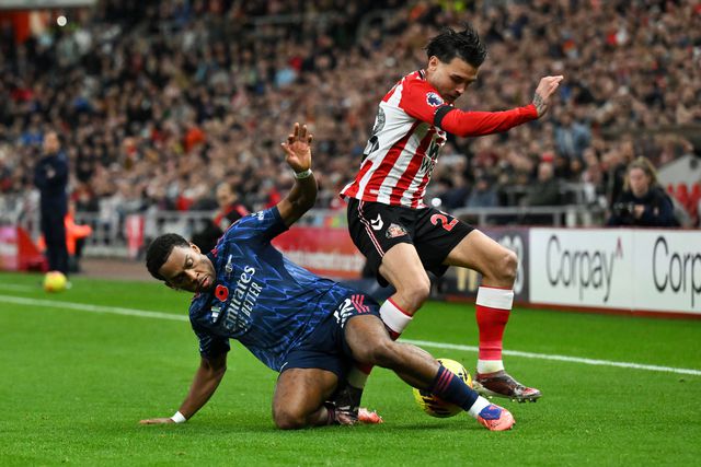 Golo na compensação acaba com série de vitórias do Arsenal