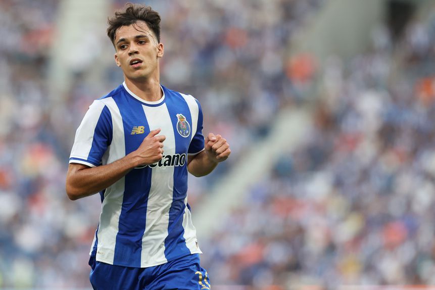 Gabri Veiga, o maestro do meio-campo do FC Porto - FOTO: Catarina Morais/Kapta+