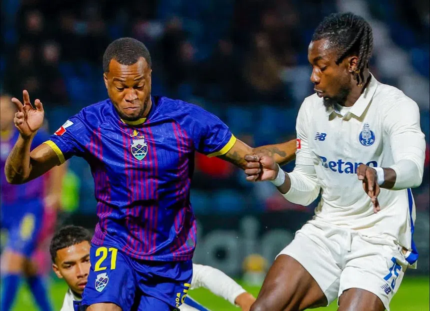 Chaves trancado! Dragões B dão baile