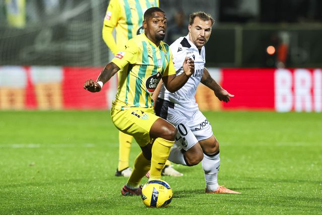 V. Guimarães regressa aos triunfos com um golo penálti nos descontos