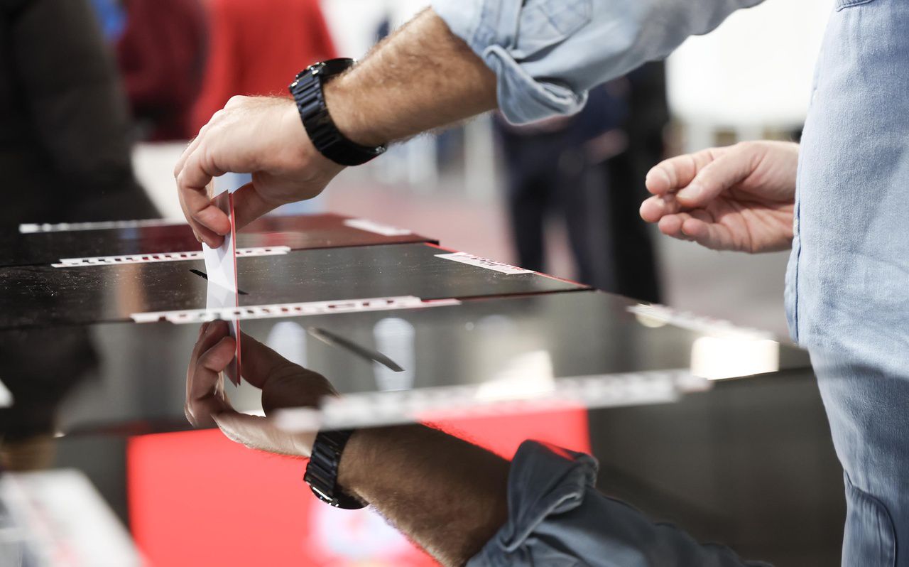 Sócios exercem direito de voto nas Eleições do Benfica de 8 de novembro - Foto: SL Benfica