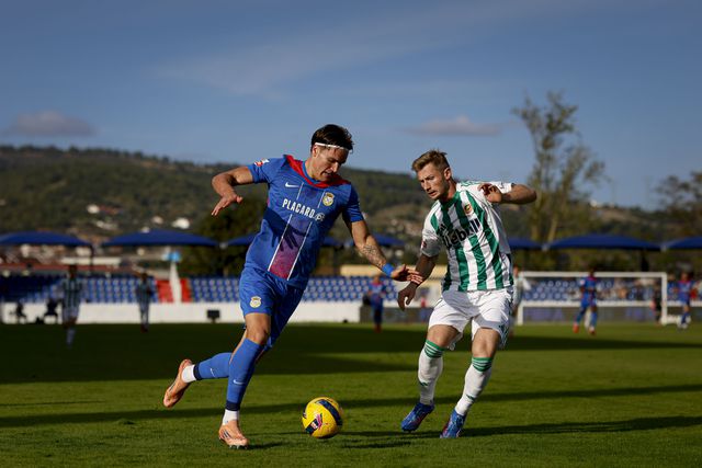 Alverca-Rio Ave: equilibrado em tudo só podia dar empate