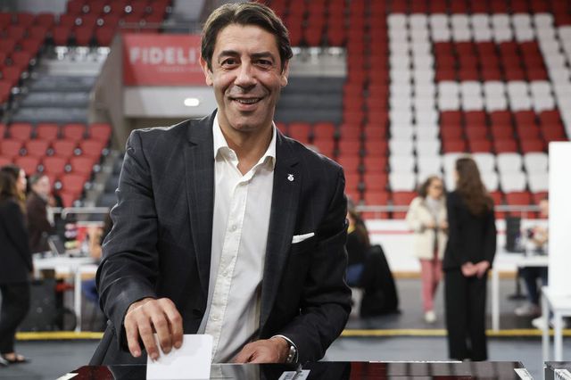 Rui Costa foi o primeiro candidato a votar nas Eleições do Benfica de 8 de novembro - Foto: SL Benfica