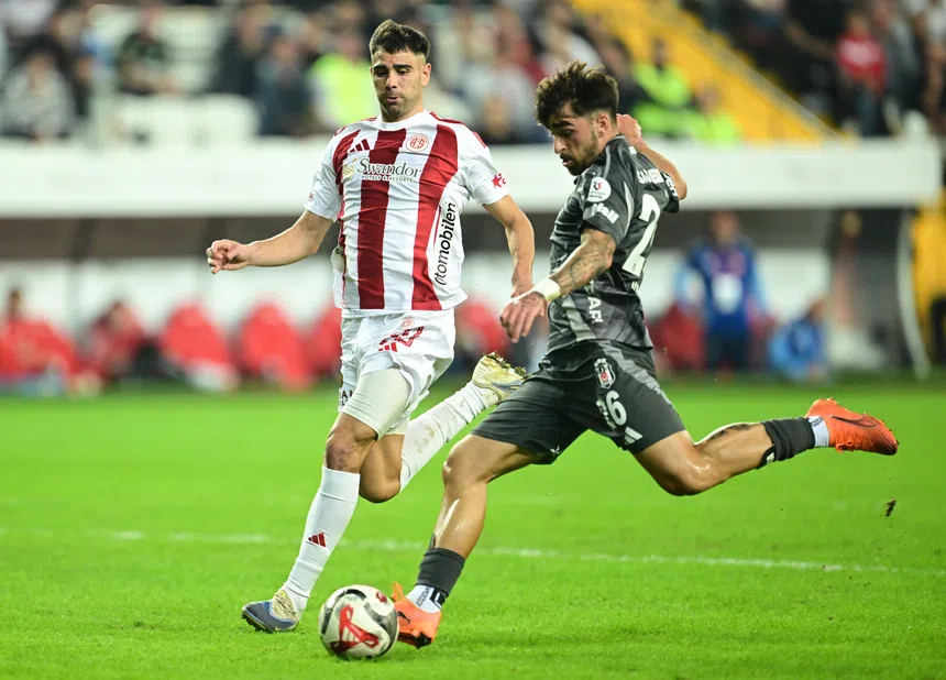 Portugueses dão show! Besiktas volta a vencer