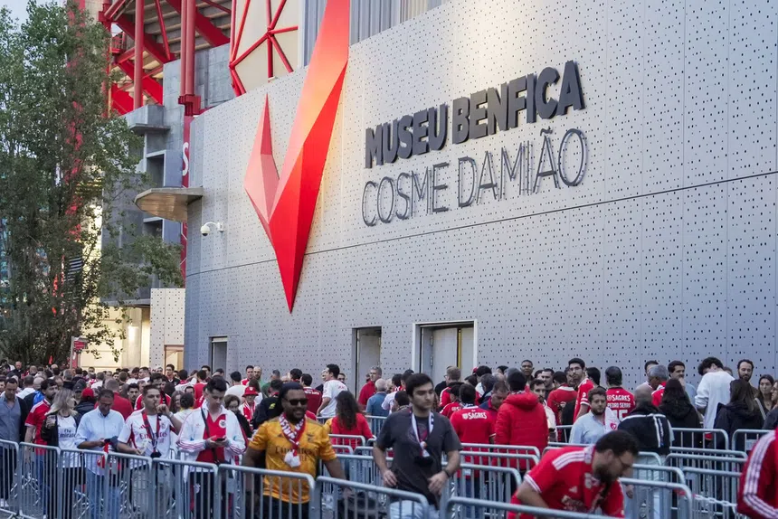 Benfica elege! Águias tremem e voam