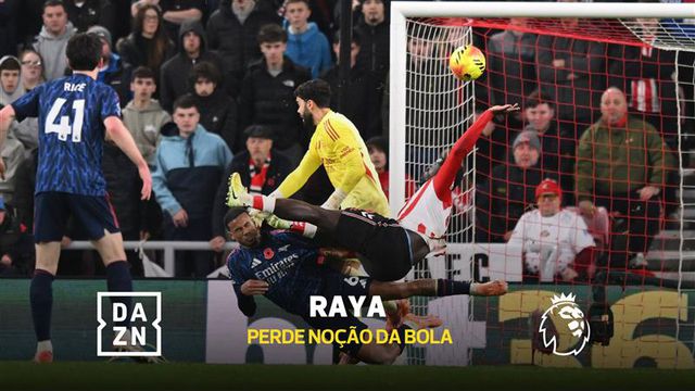 Raya evita o golo e.. esquece-se da bola