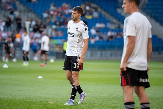 David Jurásek, emprestado pelo Benfica ao Besiktas até ao final da temporada
