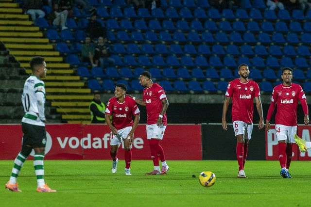 Vinícius Lopes fez o primeiro da partida. Foto: EDUARDO COSTA/LUSA