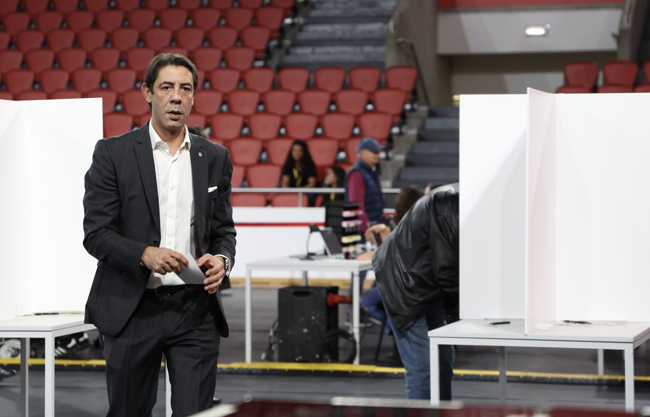 Rui Costa foi o primeiro candidato a votar nas Eleições do Benfica de 8 de novembro - Foto: SL Benfica