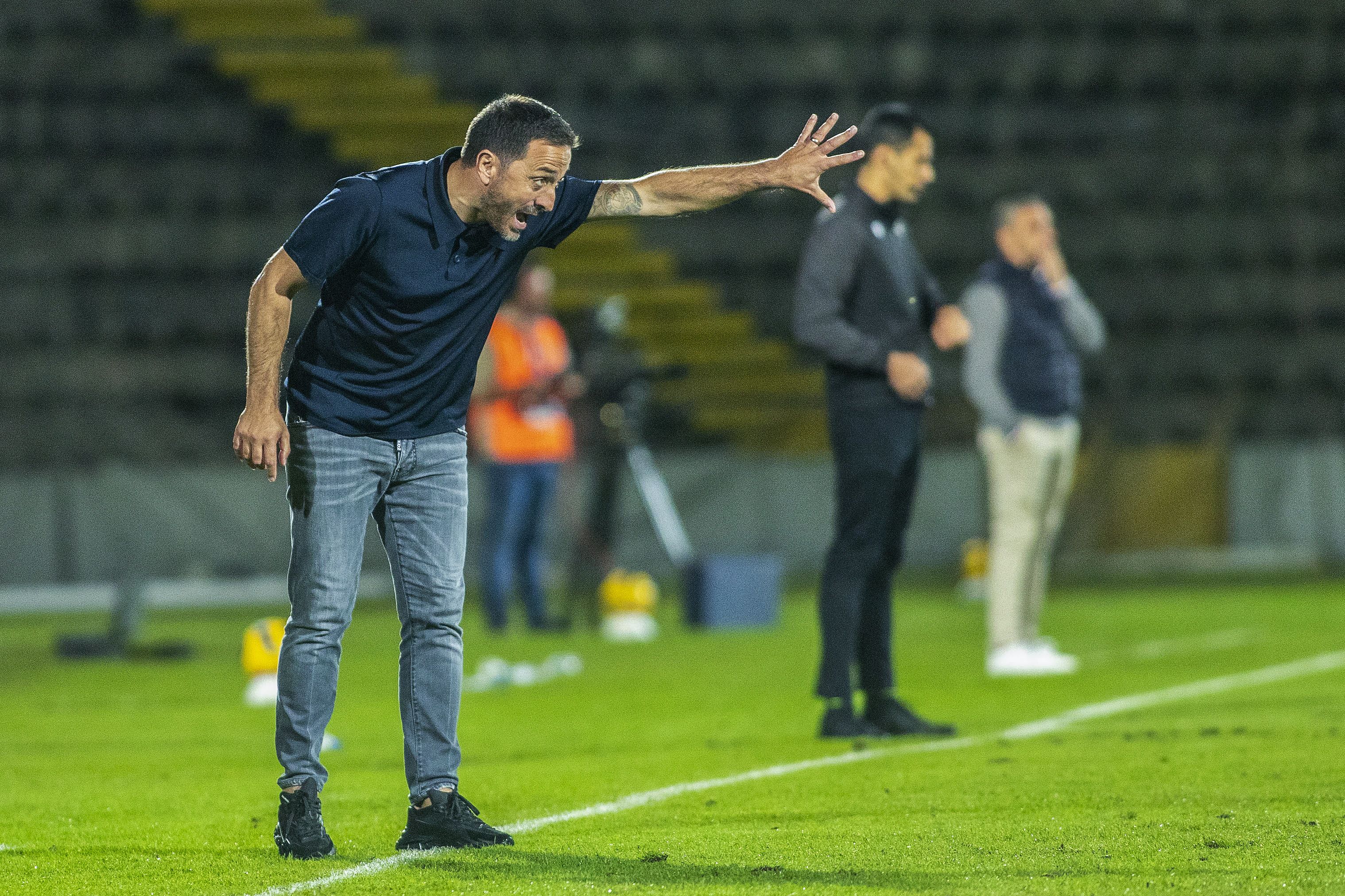 Vasco Matos, treinador do Santa Clara. (Foto Eduardo Costa/LUSA)