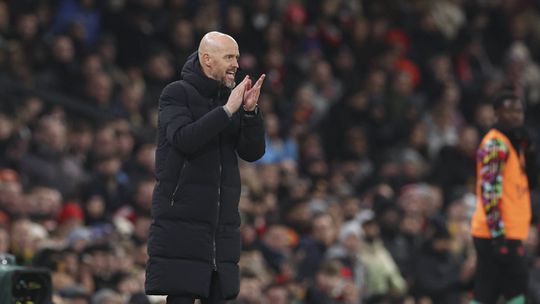 Ten Hag eleito treinador do mês da Premier League