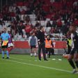 Monumental assobiadela a Schmidt após substituições (vídeo)