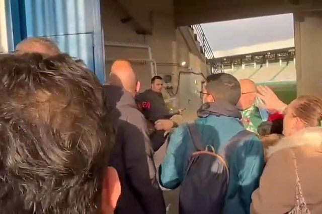 Bebé discute com adeptos do Racing de Ferrol após goleada sofrida