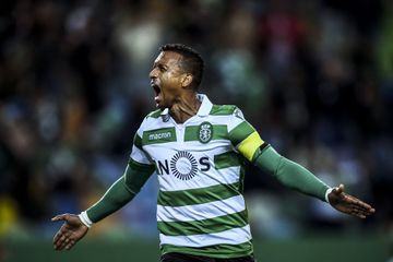 «Uma lenda do futebol»: Sporting reage à retirada de Nani