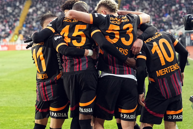 Galatasaray regressa às vitórias e aumenta vantagem para Mourinho