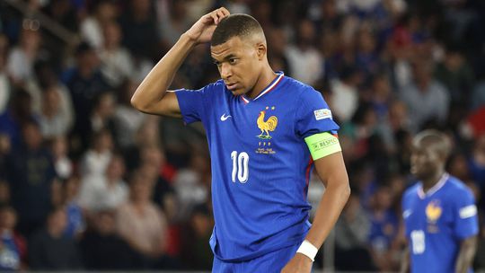 Mbappé e a polémica com Deschamps: «Eu queria ir, tenho saudades»