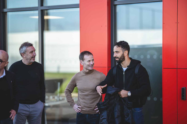 Ruben Amorim fica sem diretor desportivo no Manchester United